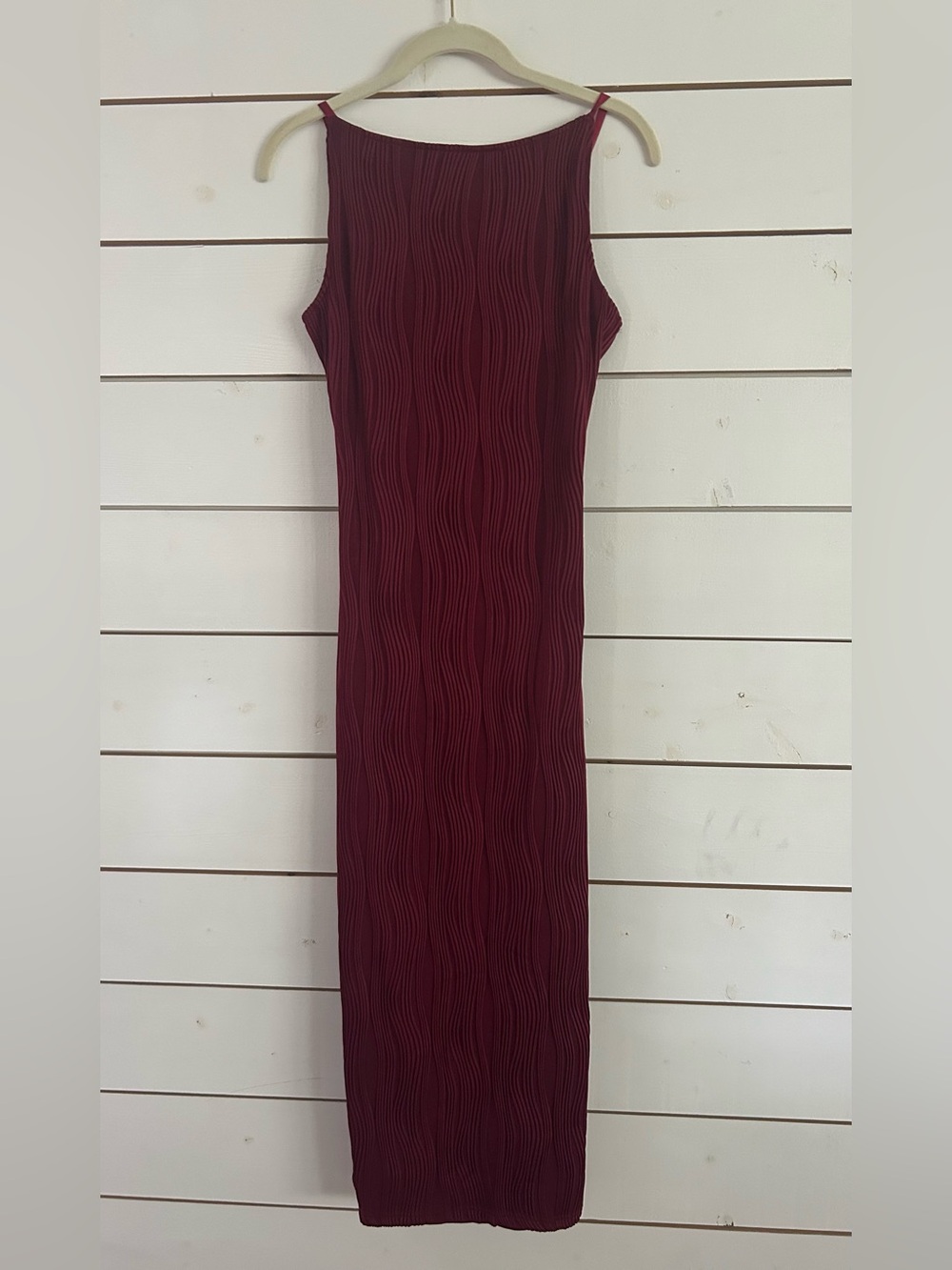 NWT Pretty Garden Sleeveless Textured Knit Maxi Bodycon Burgundy Dress Medium
